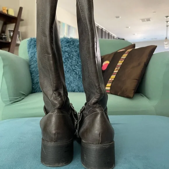 Vera Wang motorcycle boots. Sz 7 - Picture 4 of 5